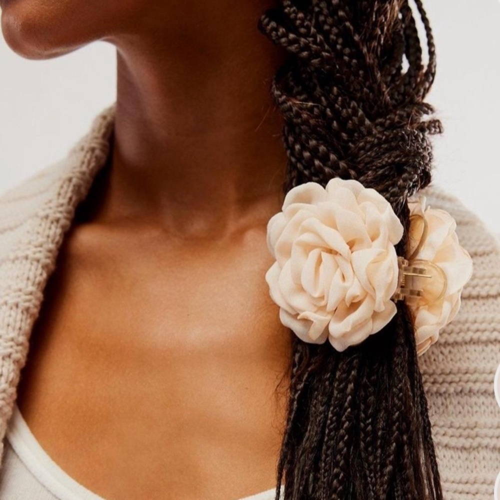 Free People Rosette Claw Clip NWT - Picture 4 of 5